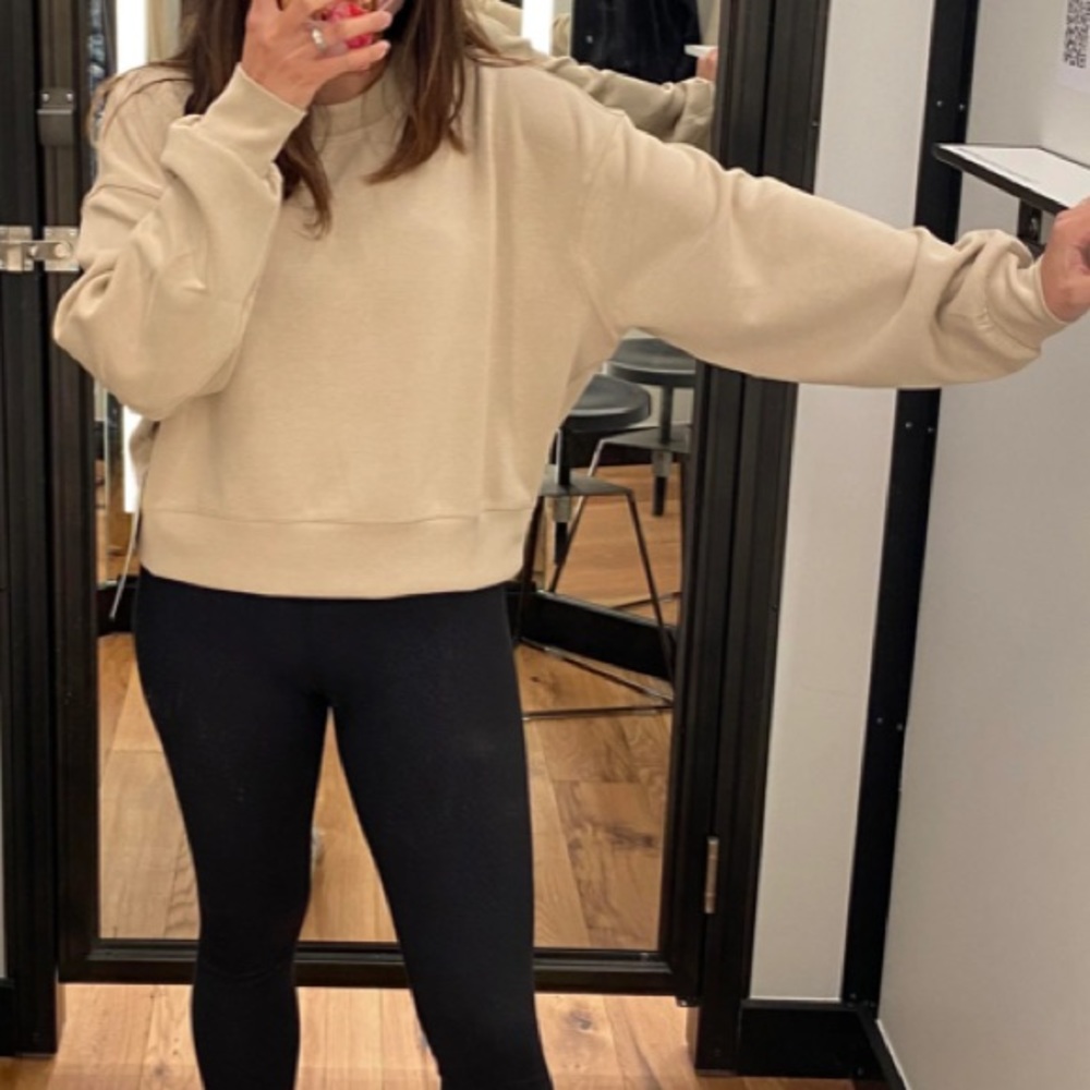 LULULEMON PERFECTLY OVERSIZED CROPPED CREW-TRENCH - Picture 4 of 13